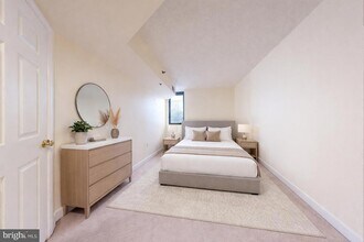 1045 N Utah St, Unit 308 in Arlington, VA - Foto de edificio - Building Photo