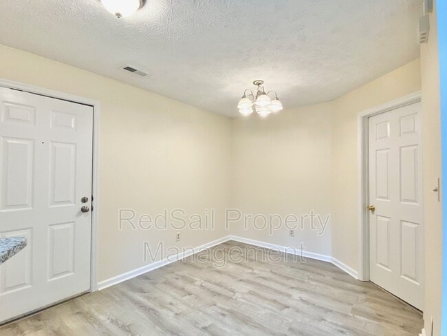 740 Brookside Dr in Newport News, VA - Building Photo - Building Photo