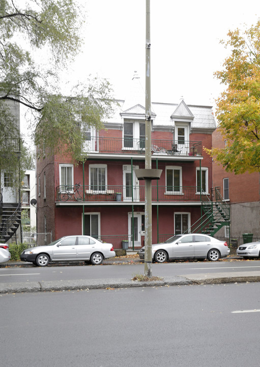 1434 Pie-IX in Montréal, QC - Building Photo