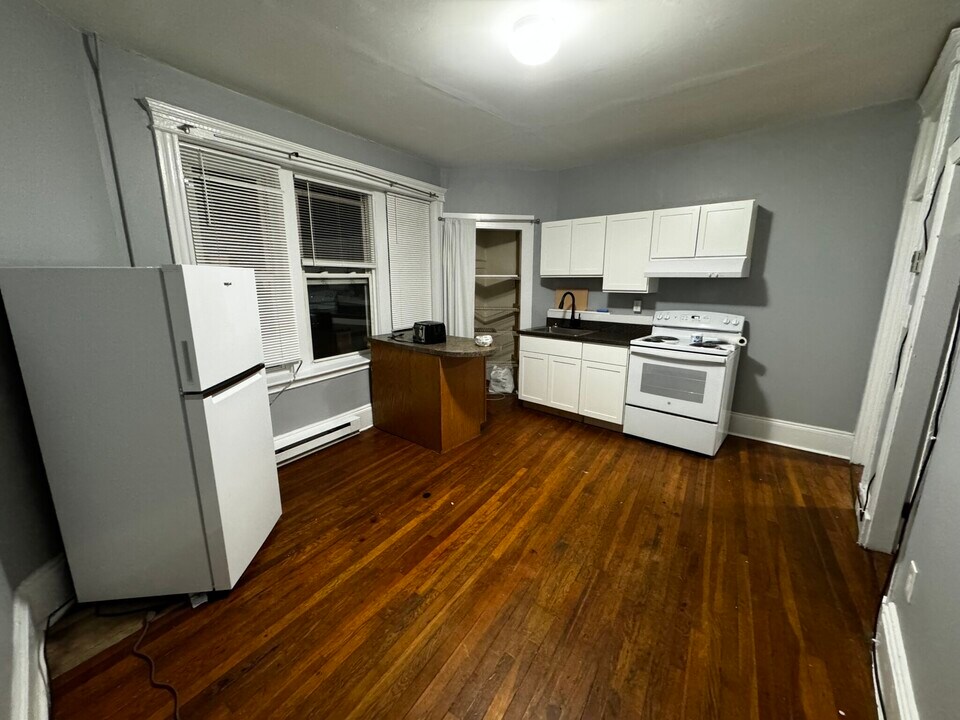 884 Huntington Ave, Unit 7 in Boston, MA - Foto de edificio