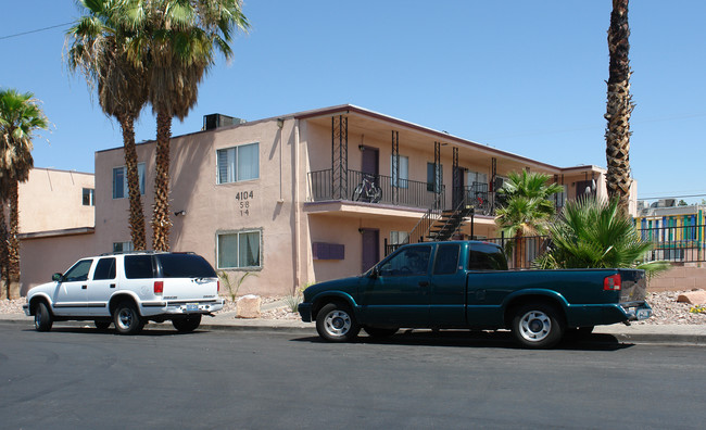 Cartwheel Arms in Las Vegas, NV - Building Photo - Building Photo