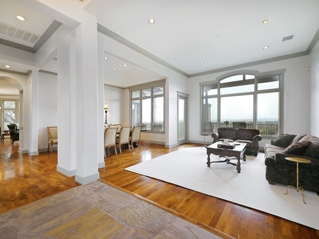 2300 Barton Creek Blvd in Austin, TX - Building Photo - Building Photo