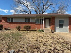 408 NW 56th St in Lawton, OK - Building Photo