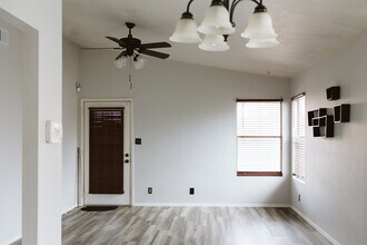 964 Charles Dr NE in Rio Rancho, NM - Building Photo - Building Photo