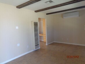 5244 Ave L 2 in Lancaster, CA - Building Photo - Building Photo