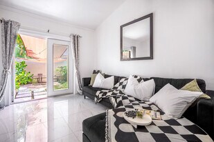 422 NW 8th St in Miami, FL - Building Photo