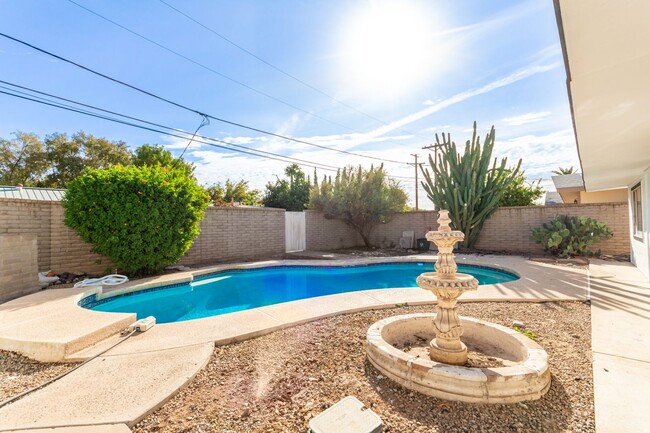 2035 S El Camino Dr in Tempe, AZ - Building Photo - Building Photo