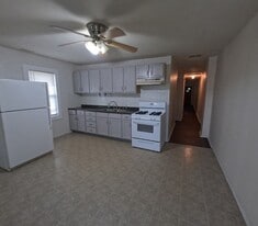 724 E Lawrence St in Mishawaka, IN - Building Photo