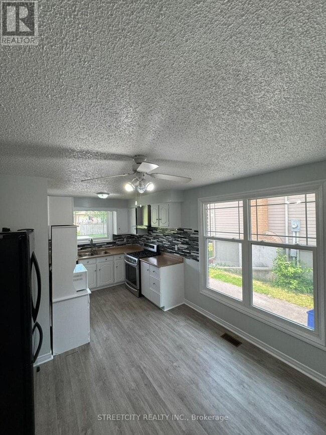 property at 21 Poplar Crescent