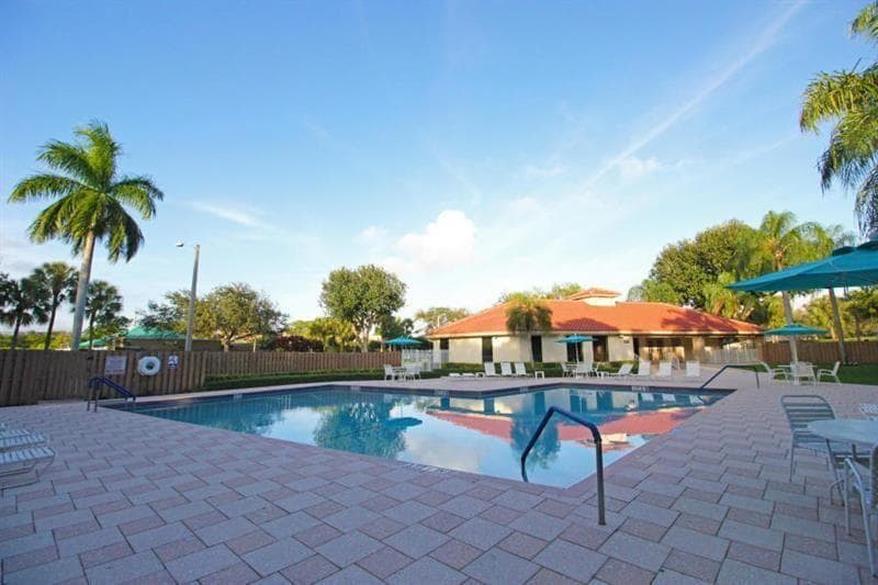 3050 Norwood Pl, Unit #107 LAKE VIEW in Boca Raton, FL - Foto de edificio