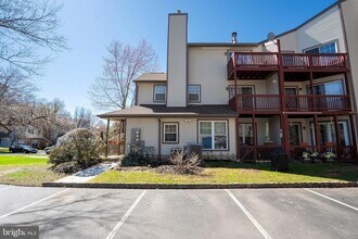 6202 Cedar Ct in Monmouth Junction, NJ - Foto de edificio - Building Photo