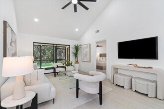 441 Ashwood Pl in Boca Raton, FL - Building Photo - Building Photo