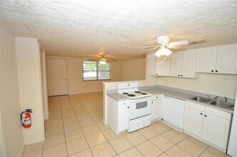 205 Stribling Dr in Auburndale, FL - Building Photo - Building Photo