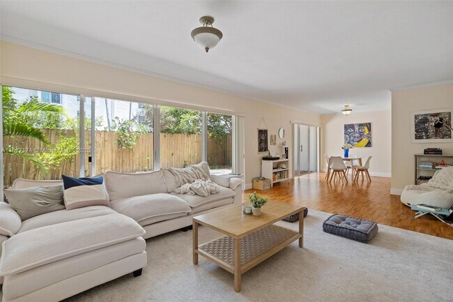 7508 SW 58th Ave in South Miami, FL - Building Photo - Building Photo