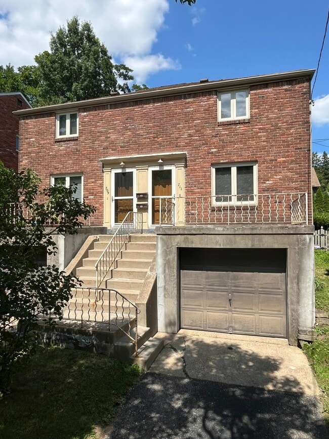 property at 711 Vallevista Ave