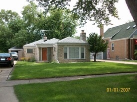 2329 16th Ave in Broadview, IL - Building Photo