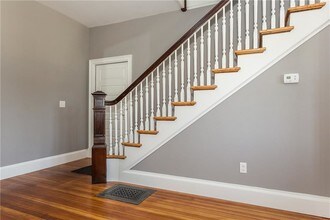 567 Bristol Ferry Rd-Unit -2 in Portsmouth, RI - Building Photo - Building Photo