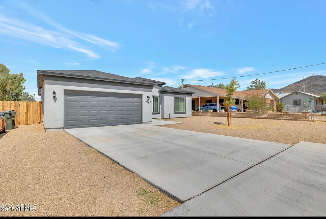 10032 N 8th Ave in Phoenix, AZ - Building Photo