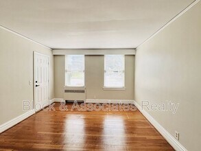 1108 W Friendly Ave in Greensboro, NC - Building Photo - Building Photo