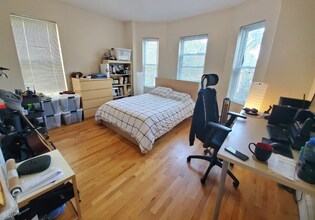 279 Pearl St, Unit 3L in Cambridge, MA - Building Photo - Building Photo