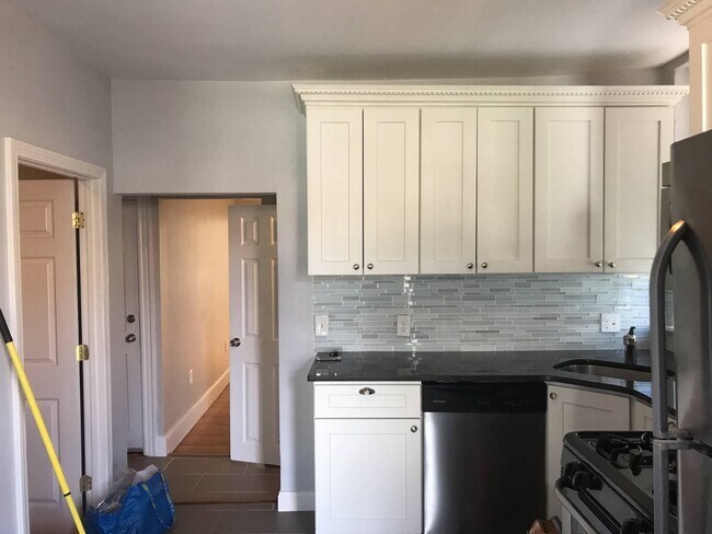 20 Chelsea St, Unit 2 photo'