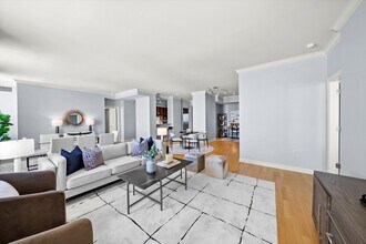 310 S Michigan Ave, Unit 2101 in Chicago, IL - Foto de edificio - Building Photo