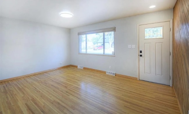 2912 Jon St in Colorado Springs, CO - Foto de edificio - Building Photo