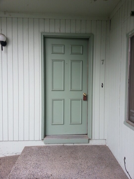 7 NE D St in Grants Pass, OR - Building Photo