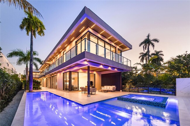 723 NE 77th St in Miami, FL - Building Photo - Building Photo