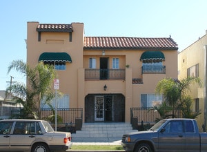 1166 N Edgemont St in Los Angeles, CA - Foto de edificio - Building Photo