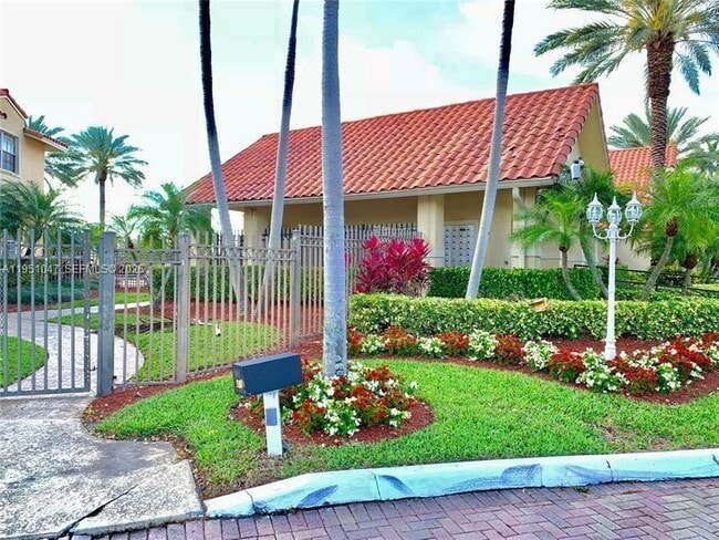 1247 SW 46th Ave in Pompano Beach, FL - Building Photo - Building Photo