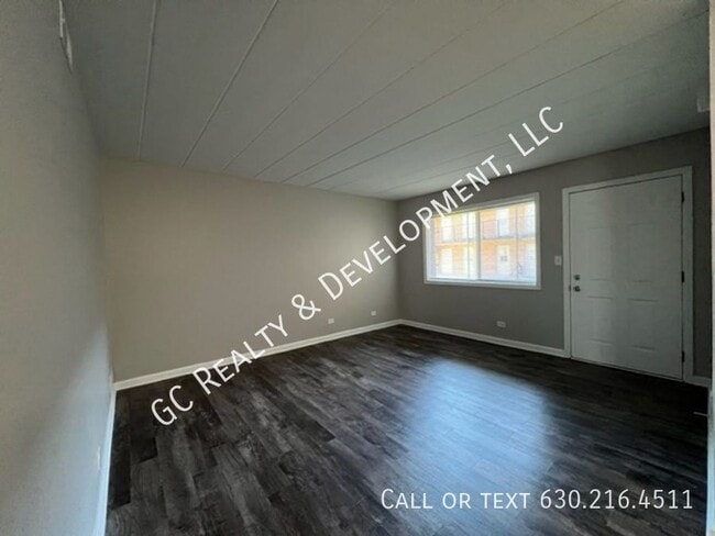 324 Wilson Ave in West Chicago, IL - Building Photo - Building Photo
