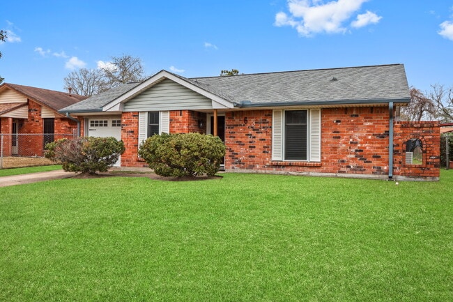 6311 Bluestone Dr in Houston, TX - Building Photo - Building Photo