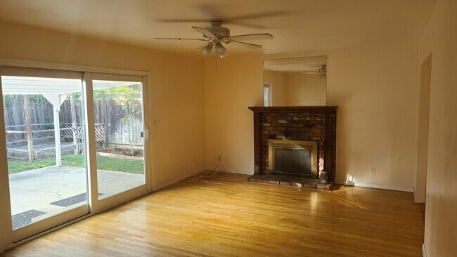 5523 Mary Jo Way in San Jose, CA - Building Photo - Building Photo