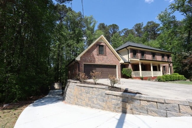 342 Regent Ct SW in Lilburn, GA - Building Photo - Building Photo