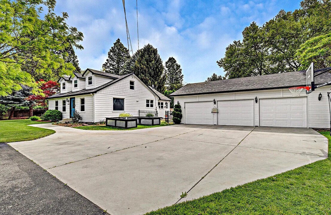 4100 N Bodenheimer St in Boise, ID - Building Photo
