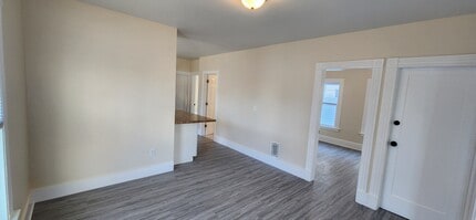 224 Campbell Ave, Unit 2nd fl in West Haven, CT - Foto de edificio - Building Photo
