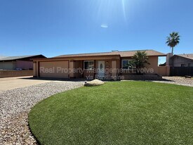 1637 W Muriel Dr in Phoenix, AZ - Building Photo