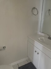 1017 Glendale Dr in Greensboro, NC - Building Photo - Building Photo