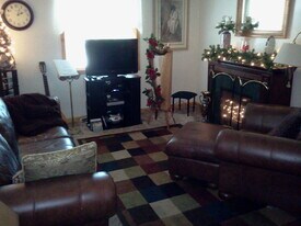 223 E Second St, Unit Apt3 in Fairmount, IN - Building Photo