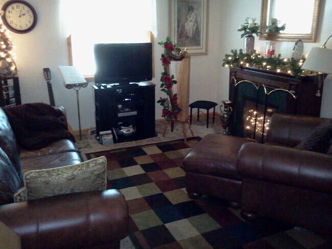 223 E Second St, Unit Apt3