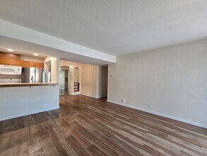 25671 Le Parc, Unit #3 in Lake Forest, CA - Building Photo - Building Photo