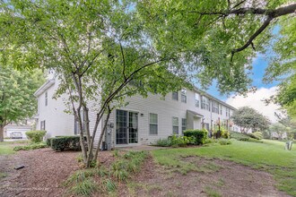 2417 Stoughton Cir in Aurora, IL - Building Photo - Building Photo