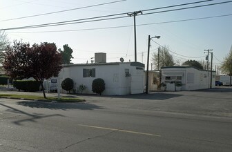 3147 W Olive Ave in Fresno, CA - Building Photo - Building Photo