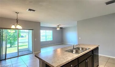 2625 Manzilla Ln in Cape Coral, FL - Building Photo - Building Photo