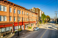 1906 Monongahela Ave in Pittsburgh, PA - Foto de edificio - Building Photo