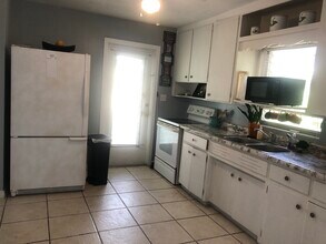 546 Monticello Ave in Lakeland, FL - Foto de edificio - Building Photo