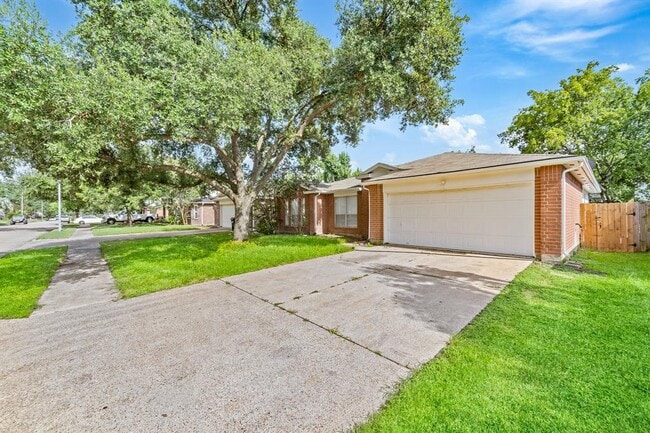 17043 Macleish Dr in Houston, TX - Building Photo - Building Photo