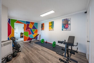 Mission Village in Ontario, CA - Foto de edificio - Interior Photo