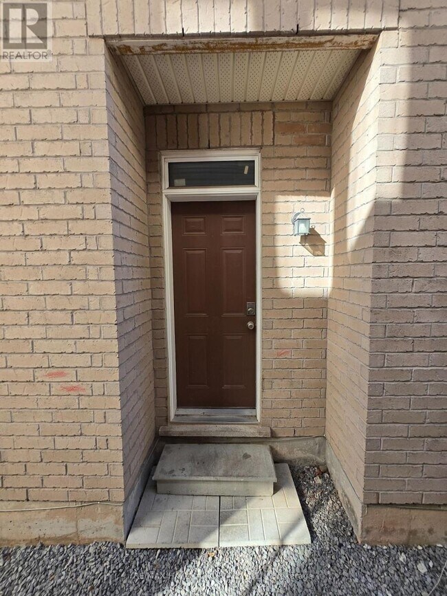 48 Bevington Rd in Brampton, ON - Building Photo - Building Photo